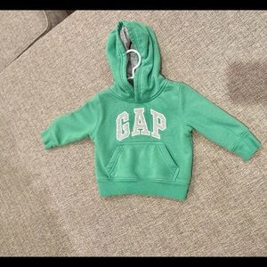 Baby gap sweater in green